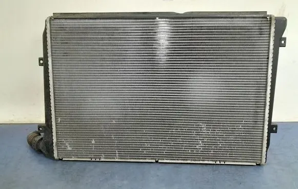 Volkswagen PASSAT B6 Coolant radiator 1K0121251EJ