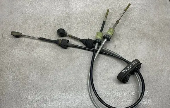 Opel Vectra C Gear shift cable linkage 55355351