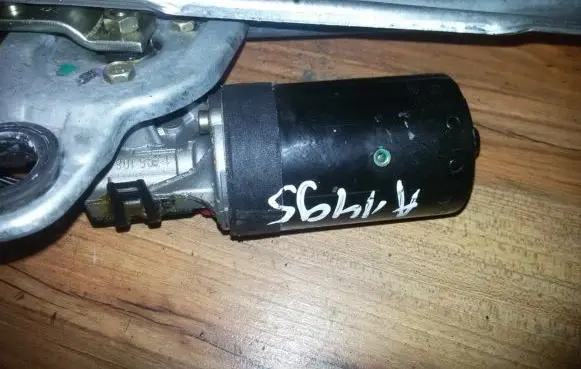 BMW 3 E46 Wiper motor 0390241384 67.63-6921349