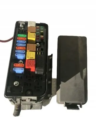 Opel Signum Fuse module 13170902