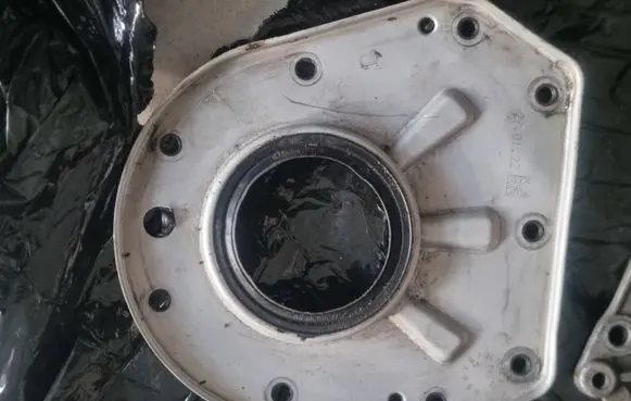 Mercedes-Benz C AMG W205 other engine part A1770100400