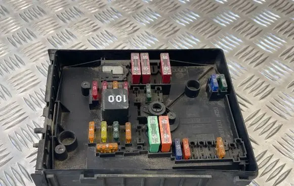 Skoda Octavia Mk2 (1Z) Fuse module 1K0937125D