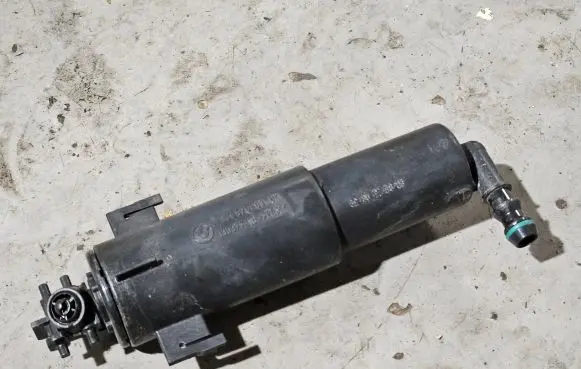 BMW X6 E71 Headlight washer spray nozzle 7308525