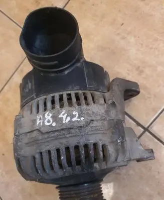 Audi A8 S8 D2 4D Generator/alternator 077903015E 0123510013