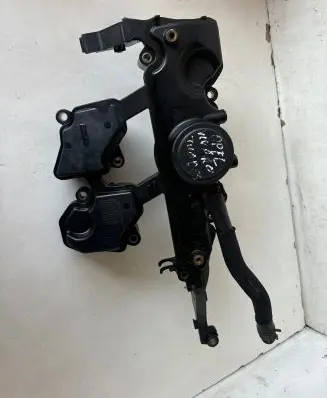 Opel Vivaro Oil breather separator 8200673395