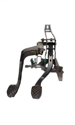 Volkswagen PASSAT B5.5 Pedal assembly 8D1721117K