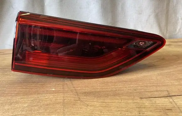 Volkswagen Golf VIII Tailgate rear/tail lights 5H0945093D
