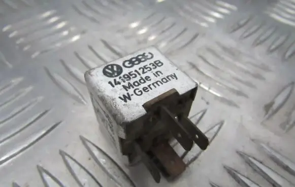 Volkswagen Golf IV Other relay 141951253b 899654