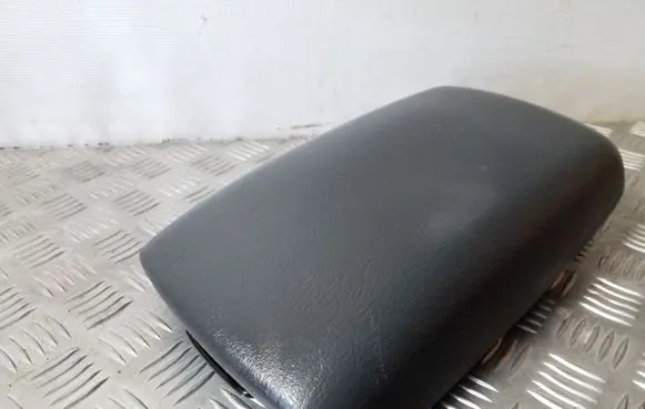 Jeep Cherokee III KJ Armrest
