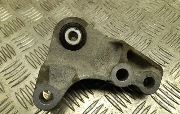 Ford Mondeo MK V Engine mounting bracket JG916P093AD