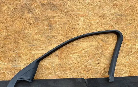 BMW X4 F26 Front door glass trim molding 7335484