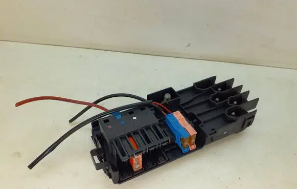 Mercedes-Benz CLS C219 Fuse module A2115452301