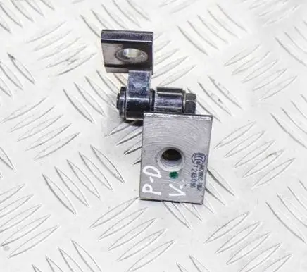 BMW 4 F36 Gran coupe Front door upper hinge 7246066