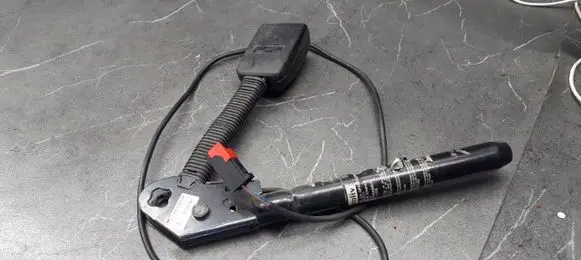 Ford Focus Front seatbelt 98ABA61208BF