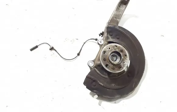 BMW X6 G06 Front wheel hub 6876656