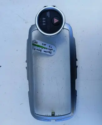 Toyota Yaris Radio/GPS head unit trim 0D010