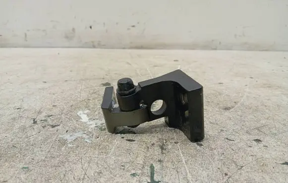 Porsche Cayenne (9PA) Rear door upper hinge 7L0833401B