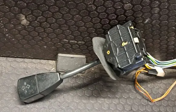 BMW 3 E36 Indicator stalk 011003 83609073