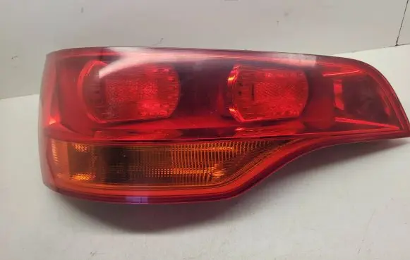 Audi Q7 4L Rear/tail lights 273301 4L0945093