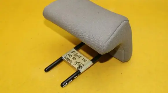 Peugeot 207 Rear seat headrest 