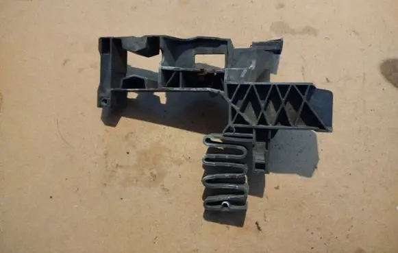 Audi A6 S6 C8 4K Headlight/headlamp mounting bracket 4K0805608 1883259X