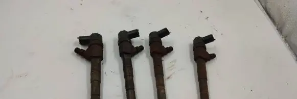 Opel Vectra C Fuel injectors set 0445110245 23013109 78222