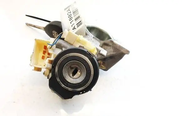 Toyota Auris 150 Ignition lock N0502638