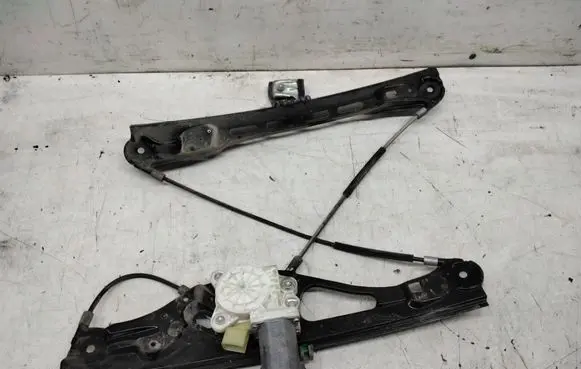 Mercedes-Benz E W211 Front door window regulator with motor A2118202942