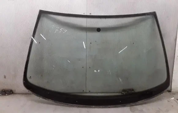 Volkswagen Bora Front windscreen/windshield window 