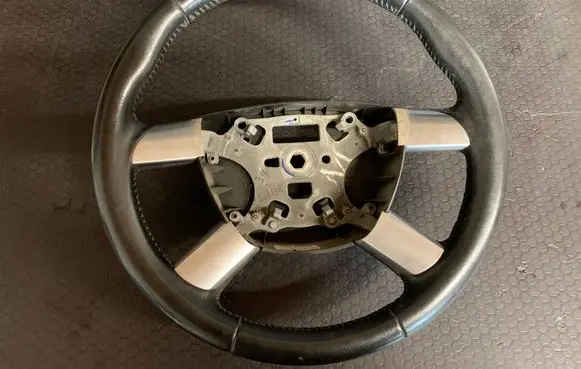 Ford Focus C-MAX Steering wheel 681974288A 3M513600BG