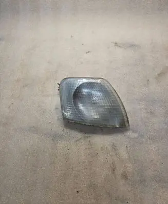 Volkswagen PASSAT B5 Front indicator light