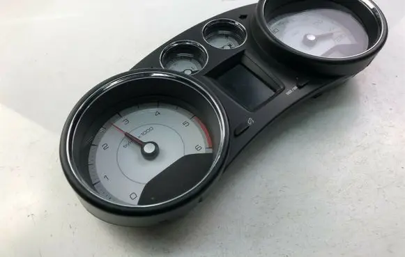 Peugeot 308 Speedometer (instrument cluster) 9665107680 K3751