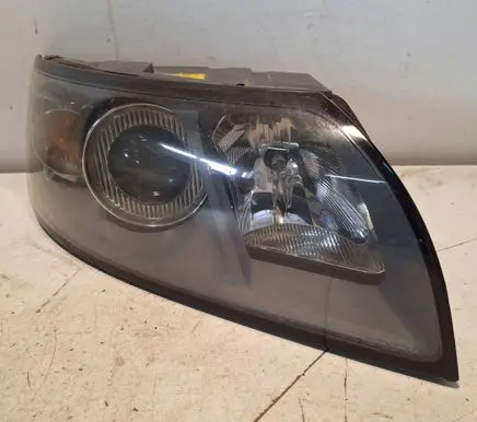 Volvo V50 Headlight/headlamp 30698894 0301198604