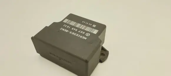 Mercedes-Benz E W124 Glow plug pre-heat relay 0075451632