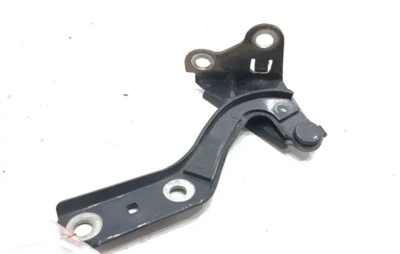 Engine bonnet/hood hinges
