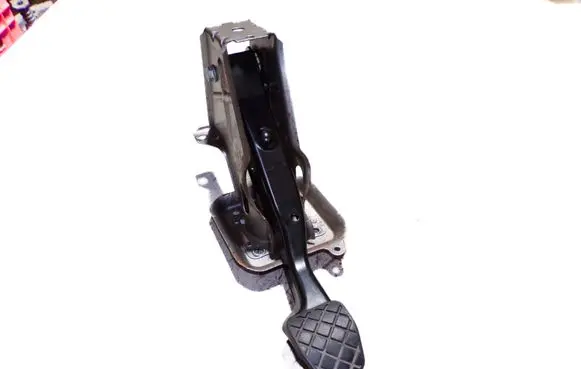 Volkswagen Scirocco Brake pedal 1K1721057AL