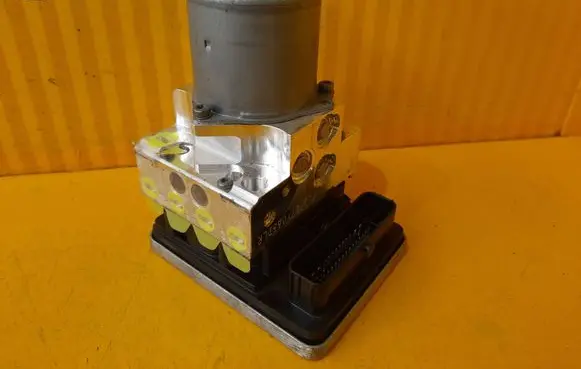 Mercedes-Benz C W205 ABS Pump A2059003249