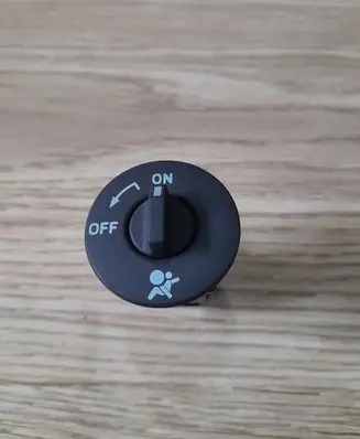 Passenger airbag on/off switch