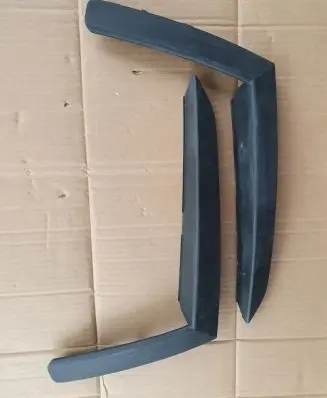 Front bumper splitter molding