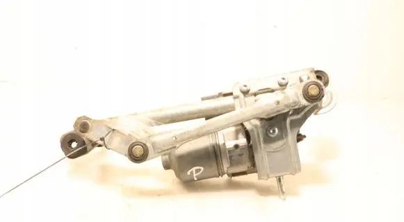 Volkswagen Golf V Wiper motor 0390241780