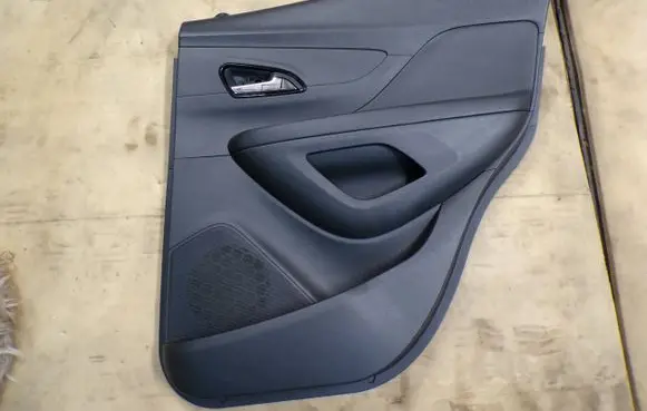 Opel Mokka X Coupe rear side trim panel 