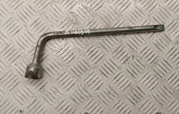 Toyota Auris 150 Wheel nut wrench 0915005011 0915026010