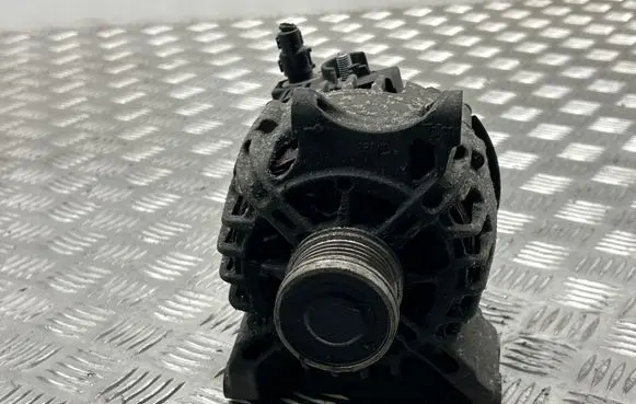 Mercedes-Benz A W169 Generator/alternator A2661540902 705119613 2542954C