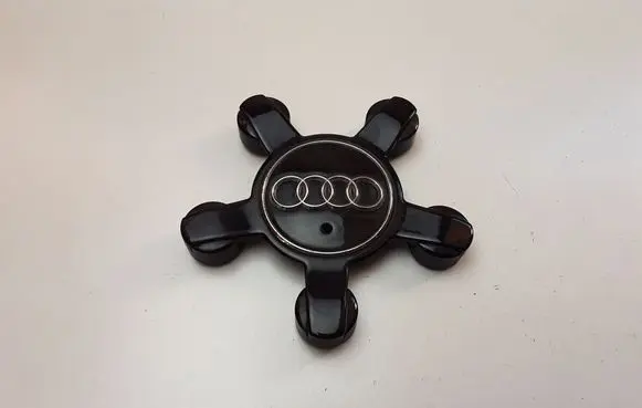 Audi Q3 8U R18 wheel hub/cap/trim 8R0601165