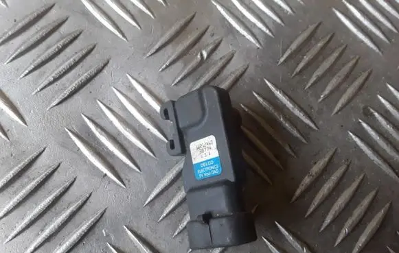 Opel Vectra C Air pressure sensor 16212460