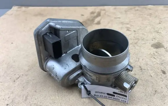 BMW 3 E90 E91 Throttle valve 7804384 11717804384 11717791481