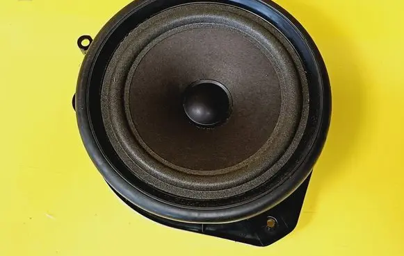 Audi A4 S4 B6 8E 8H Front door speaker 8E0035411