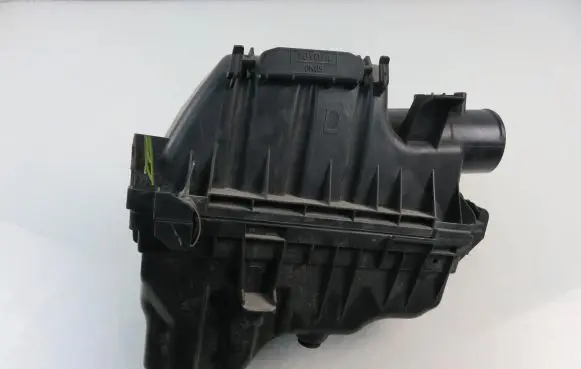 Toyota Urban Cruiser (XP110) Air filter box 177510N030