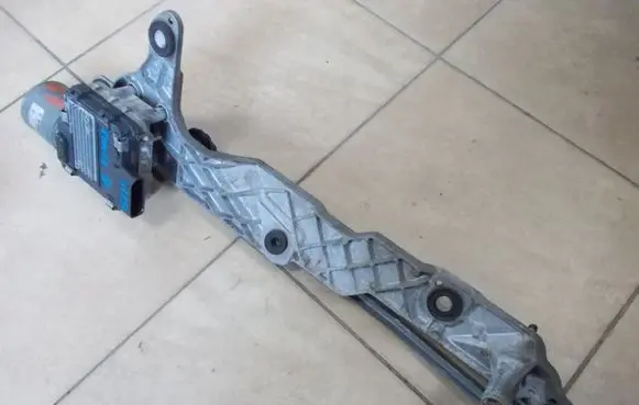 Volkswagen Phaeton Front wiper linkage and motor 3D1955120B