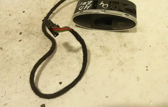 Mercedes-Benz E W211 Electric window control switch A2118218651